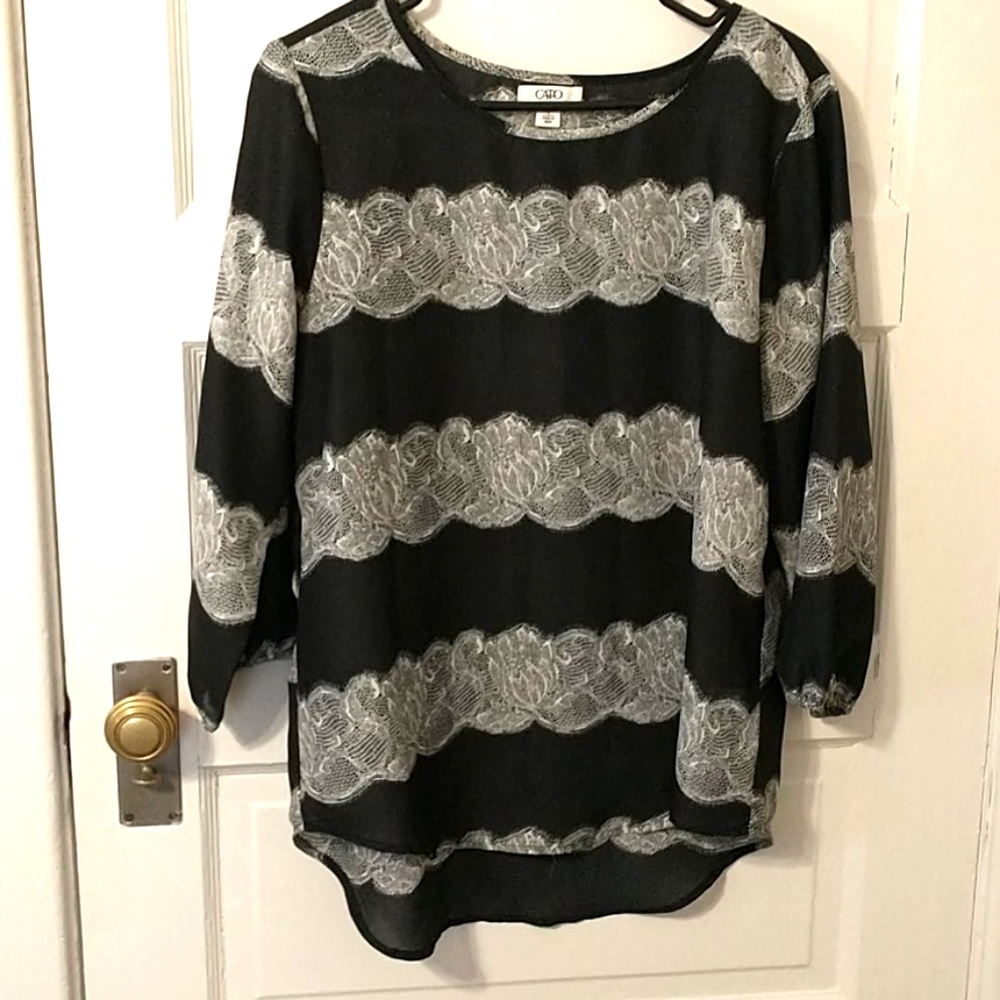 ⚠️5️⃣for💲3️⃣0️⃣⚠️ Lace black 3/4 sleeve blouse